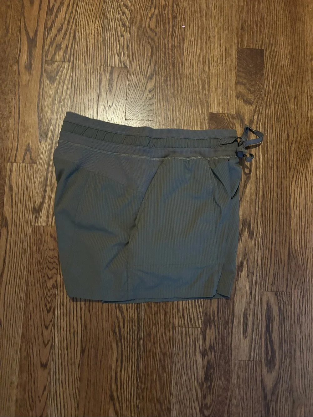 Lululemon Size 6 Lululemon
Dance Studio High Rise Shorts - Picture 5 of 5